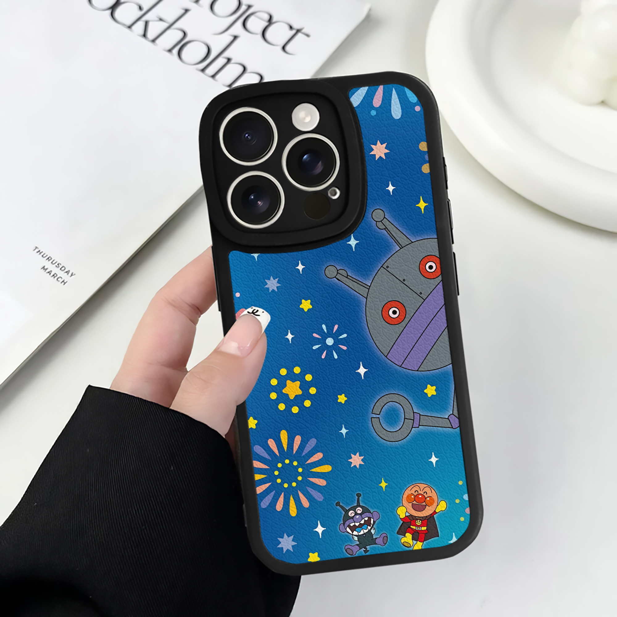 （画像用） アンパンマン Anpanman 【iPhone 16シリーズ対応】シリコンスマホケース（レザー調） 材質：シリコン